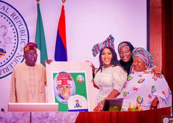 Tinubu-with-women-681×486