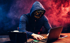 Cyber-Fraudsters–698×430