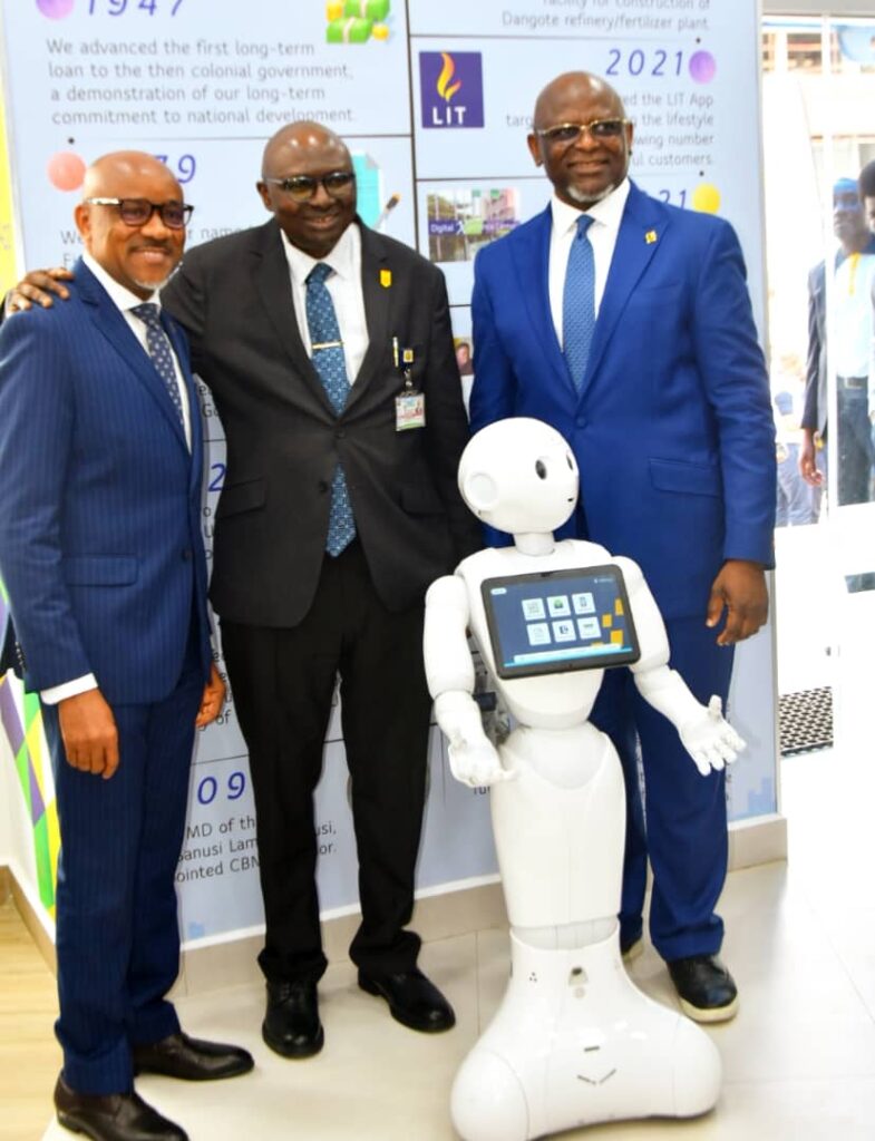 Innovation: First Bank introduces Humanoid Robot to Ibadan, UI for ...