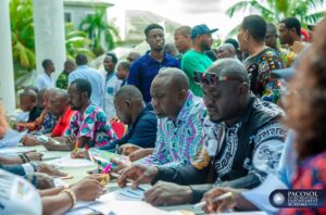 Ex-agitators filling loan documents