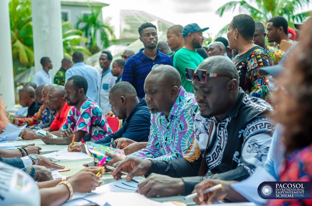Ex-agitators filling loan documents