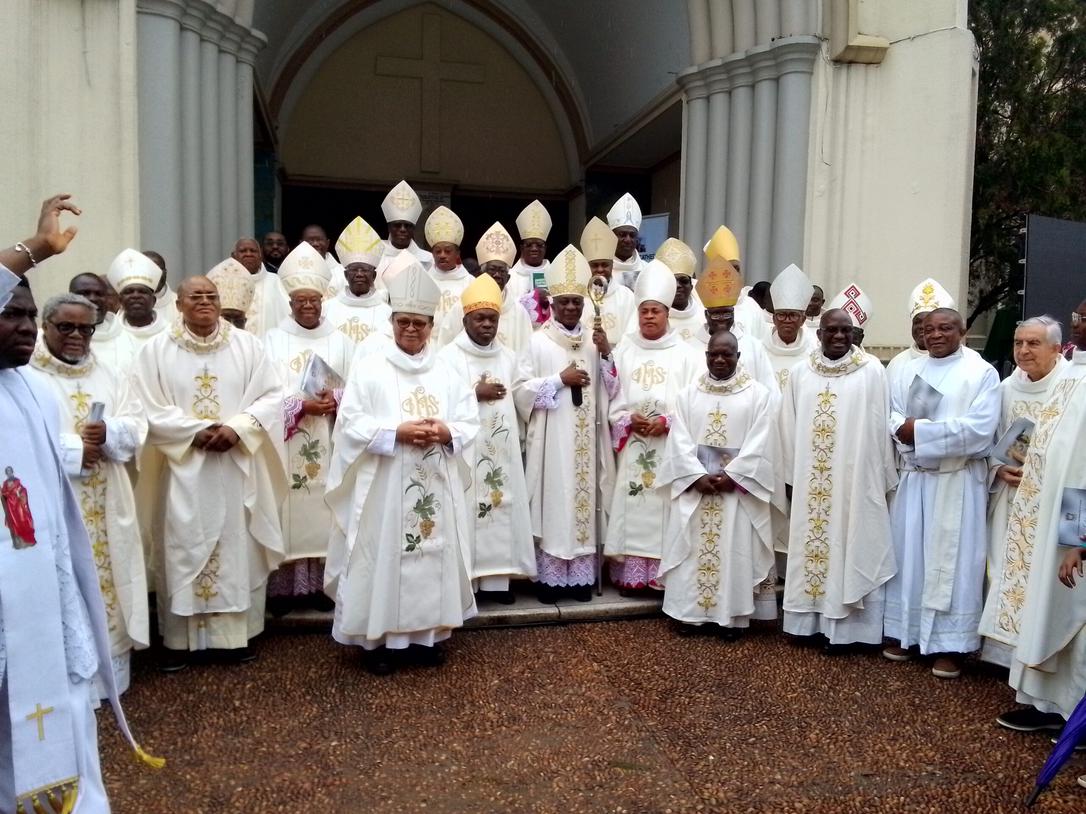 Archbishop-Martins-with-other-Bishops-at-the-event-scaled