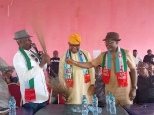 Onolememen, Ikhine being received into APC