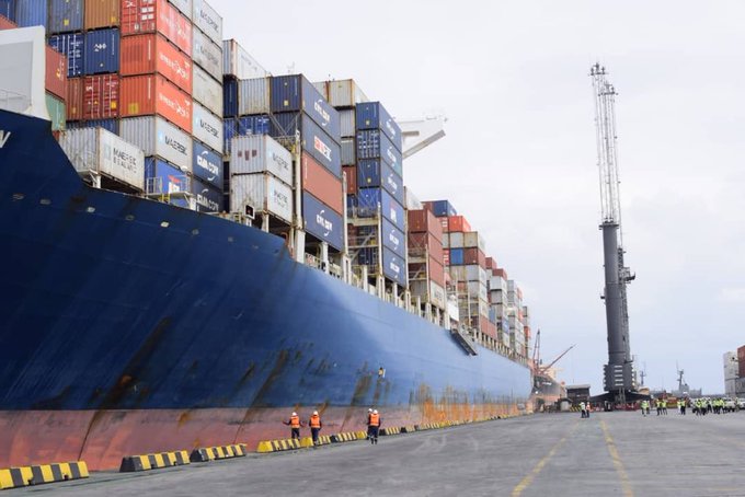 Maerskline-Stardelhorn-vessel-in-Onne-Port-Port-Harcourt-