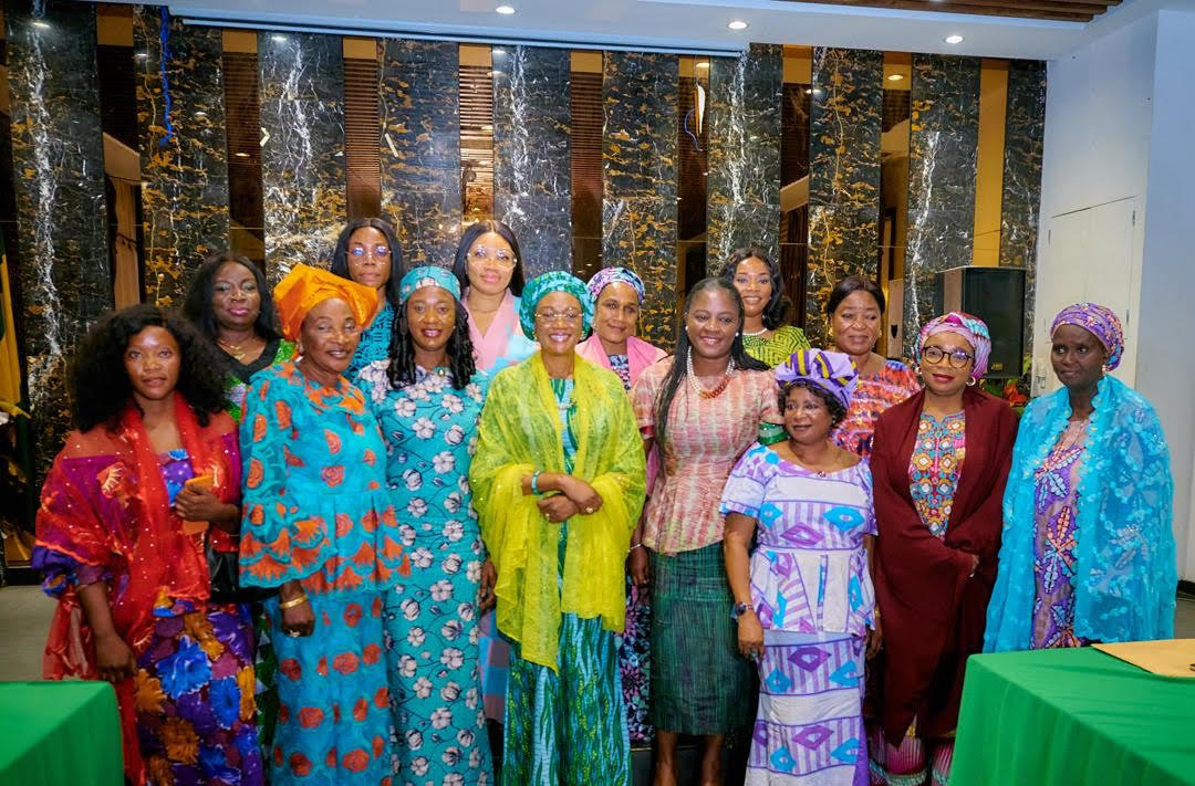 Cross section of some female Nigerians living in Sierra Leone with Nigeria’s First Lady, Oluremi Tinubu, after the dinner in her honour in Freetown, Sierra Leone