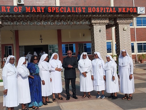 Obi and the sisters with Prof Okunna