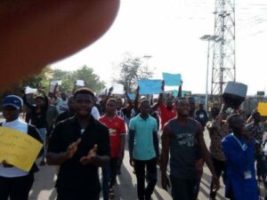 MOUAU-students-protest-636×477