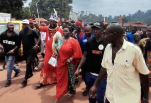 Igwe-Asadu-in-a-jubilant-mode-with-members-of-his-community