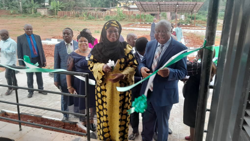 The-Ministers-represented-Mrs.-Ilyasu-cutting-the-tape-of-the-energy-park-field.