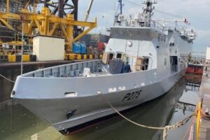 Navy destroys 10 illegal refinery