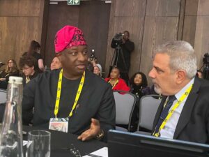 Nigeria’s Aviation Minister Festus Keyamo (L), IATA’s Regional Vice President for Africa and the Middle East Mr Kamil Al-Awadhi (R)