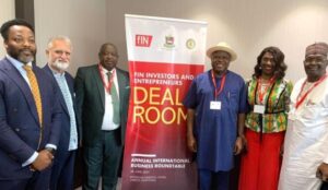 Diri, Muftwang sign MoU on solar power