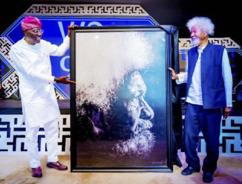 Lagos State Governor, Sanwo-Olu, unveiling Soyinka’s portrait