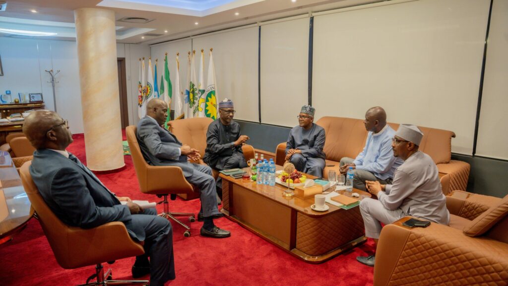 Petroleum-Minister-hosts-crucial-meeting-with-Dangote-NMDPRA-NUPRC-NNPC-leadership-to-resolve-ongoing-crisis-scaled-1