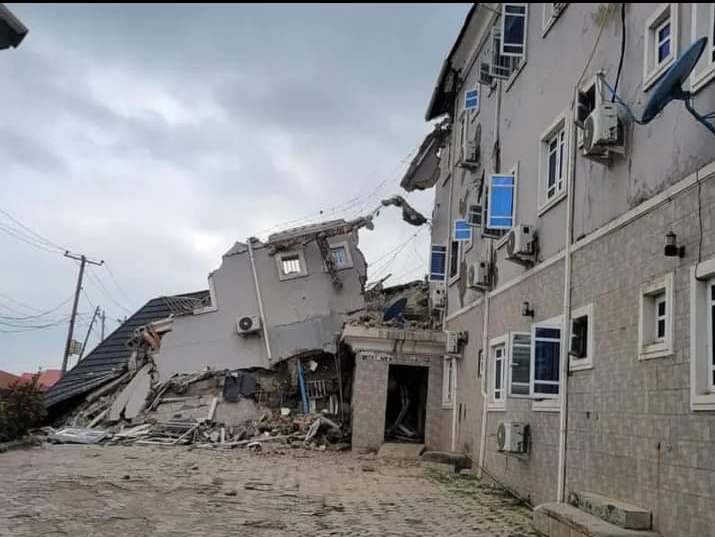collapse Building