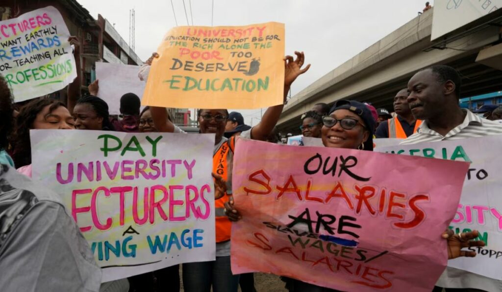 Nigerian lecturers protest unpaid salaries