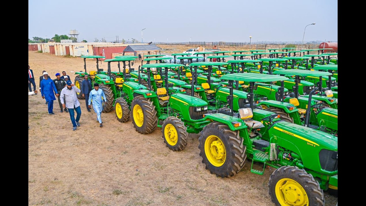 farm-equipment-for-Niger-State-with-Governor-Bago