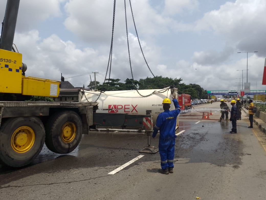 Lagos: Overturned gas tanker in Gbagada recovered, road reopened