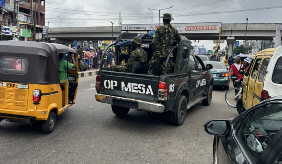 Protesters clash with security in Lagos