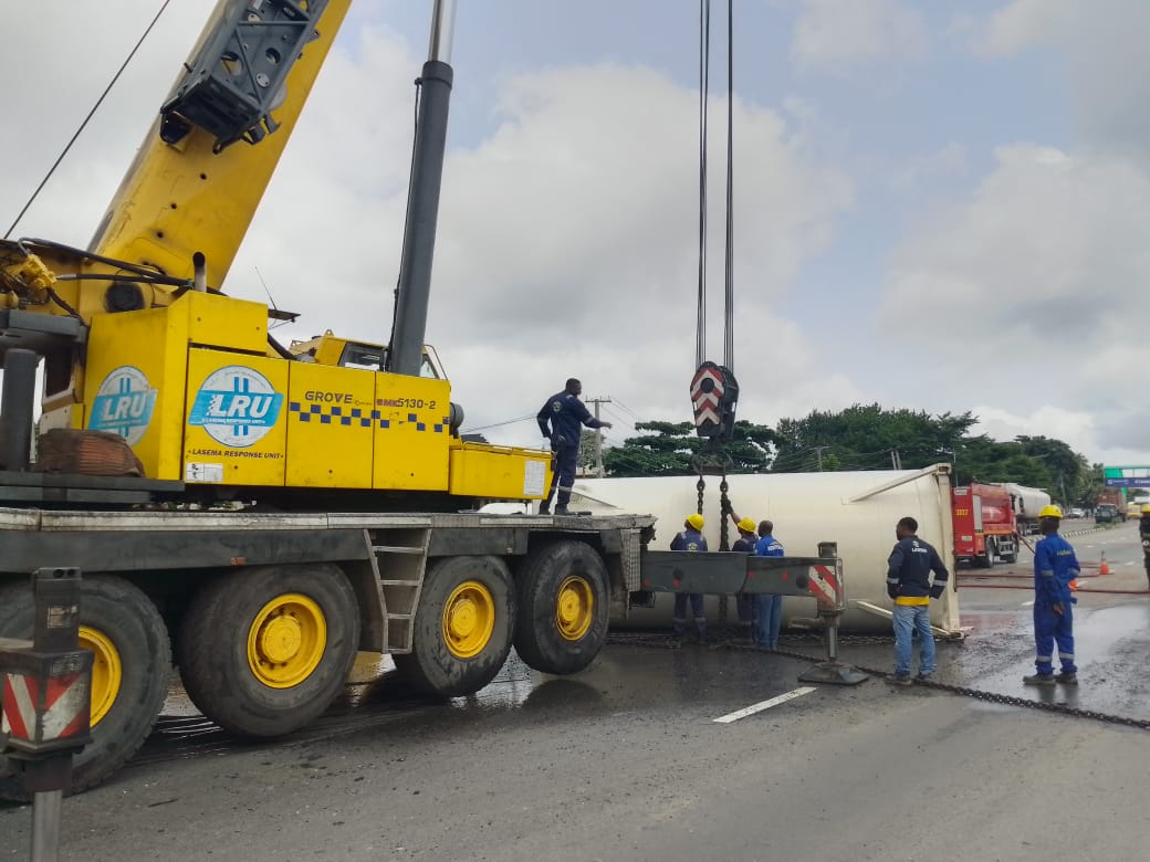 Lagos: Overturned gas tanker in Gbagada recovered, road reopened