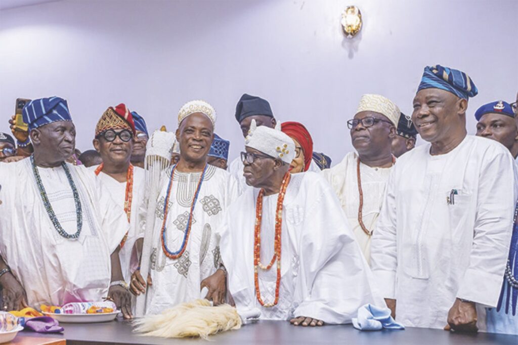 •Acting Gov Lawal (right); Oba Olakulehin (3rd right; Ladoja (3rd left) and others at the event