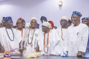 •Acting Gov Lawal (right); Oba Olakulehin (3rd right; Ladoja (3rd left) and others at the event