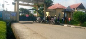 Akwa Ibom state Polytechnic gate locked by Non Academic staff over non implementation of 65 years retirement plan