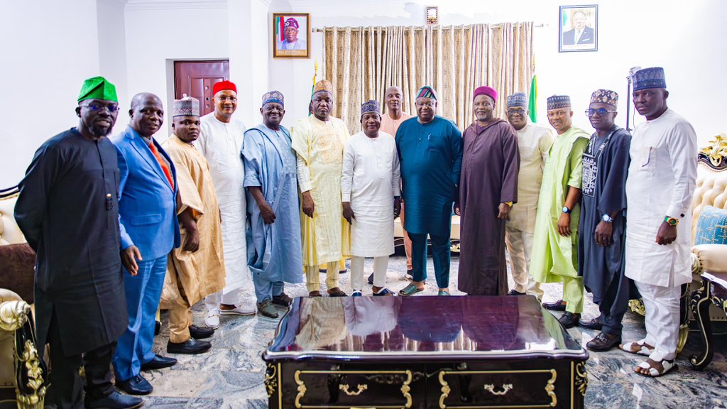 Governor Caleb Mutfwang of Plateau State hosted the state’s National Assembly members for a strategic meeting to align efforts for the state’s development.