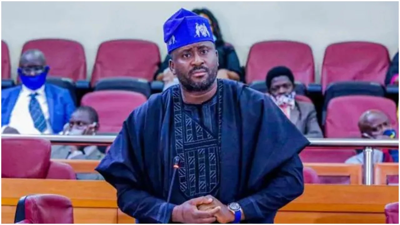 Desmond Elliot