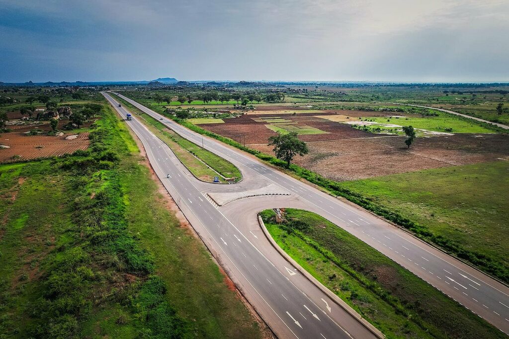 FG terminates Abuja-Kaduna-Zaria-Kano road contract by Julius Berger