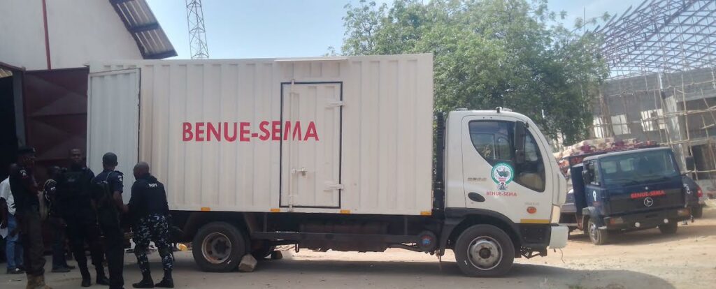Benue SEMA distributes food, relief materials to IDPs
