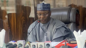 Mahmood-Yakubu-Anouncing-election-result