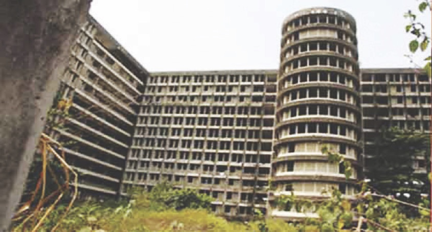•Dilapidated Federal Secretariat Complex in Ikoyi, Lagos