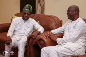 Obasanjo, other dignitaries pay condolence visit to Governor Makinde over brother’s passing