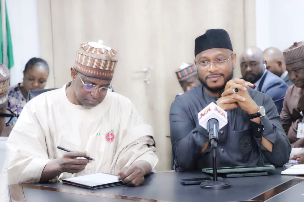 Minister of  Livestock Development, Alhaji Idi Mukhtar Maiha and Governor Dauda Lawal