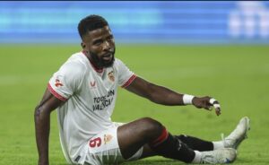 Finidi blasts Sevilla over Iheanacho’s poor treatment