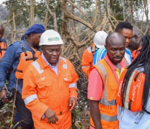 NOSDRA during inspection of leaking well head in Bukuma community