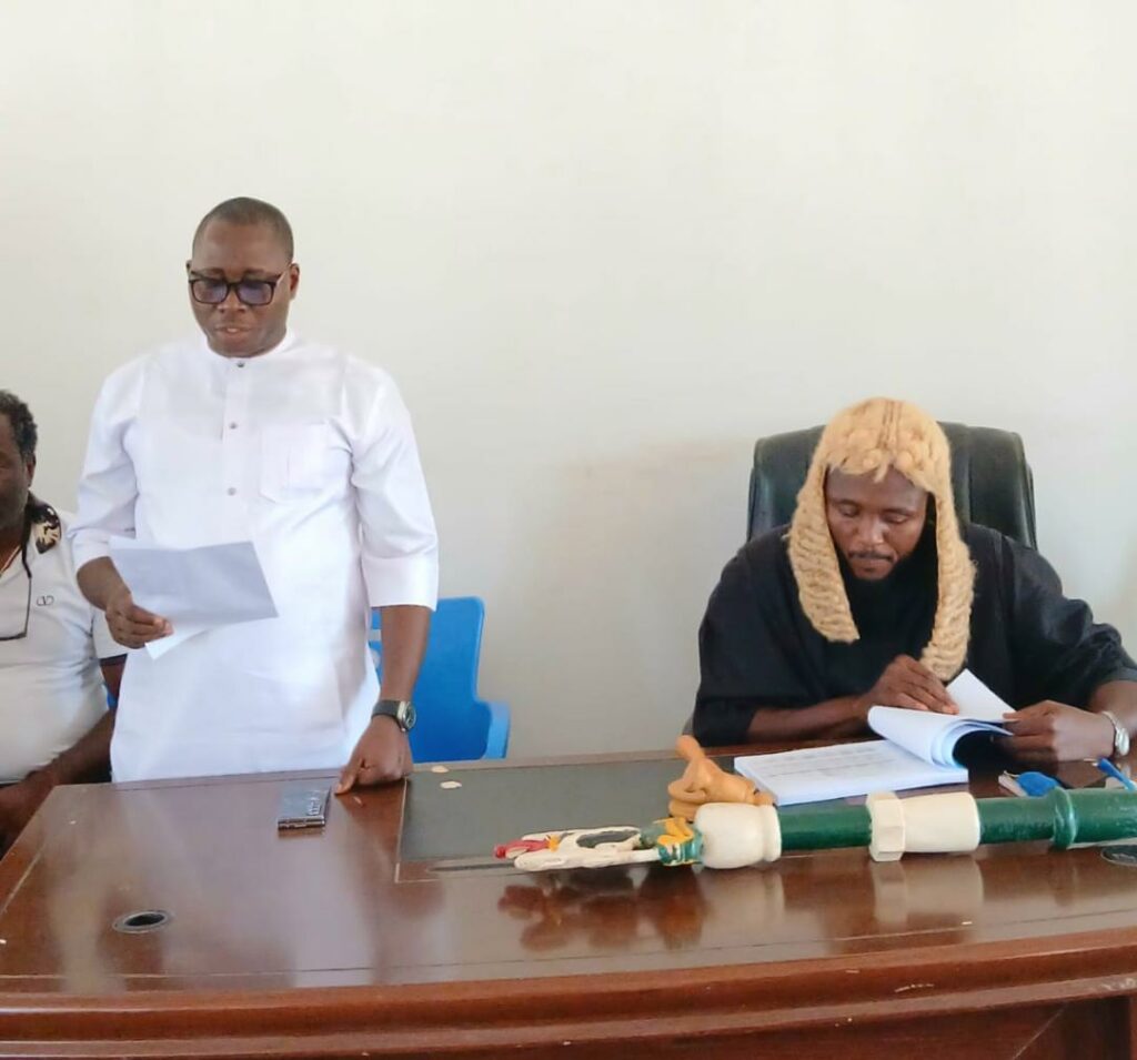 Ogalla during the presentation with the Legislative Leader