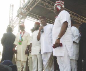 • Sen Kalu addressing the defectors