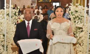 •Governor-Hope-Uzodimma-and-wife-Chioma