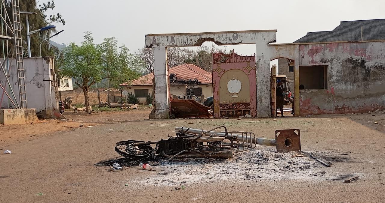 Streets deserted, schools, shops closed in Esaoke after rage