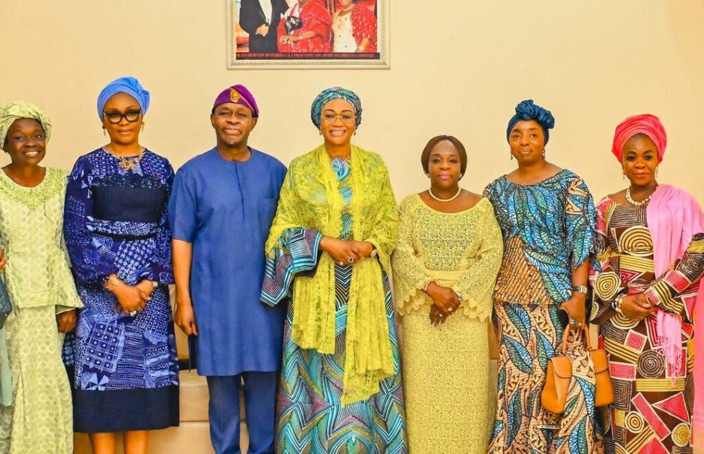 First Lady of Nigeria, Oluremi Tinubu signing the condolence register at the Lagos residence of Late Afenifere Leader, Chief Ayo Adebanjo during her visit to the family on Thursday, 20th February 2025