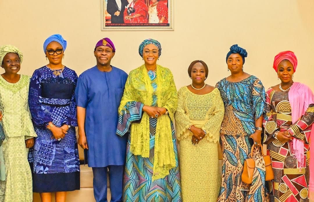 First Lady of Nigeria, Oluremi Tinubu signing the condolence register at the Lagos residence of Late Afenifere Leader, Chief Ayo Adebanjo during her visit to the family on Thursday, 20th February 2025
