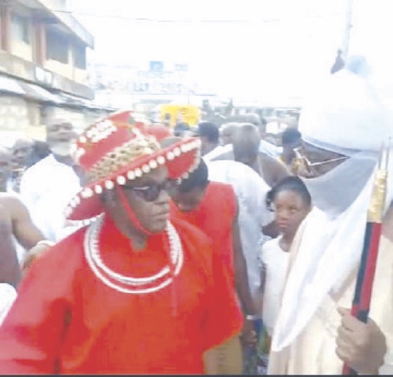 Oba Ewuare (left) and Emir Bayero