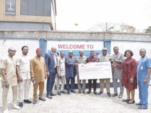 Beneficiaries with the cheque