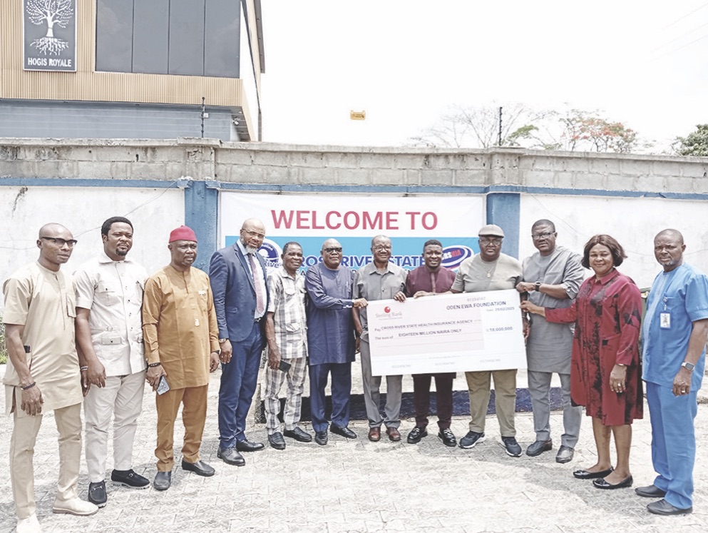 Beneficiaries with the cheque