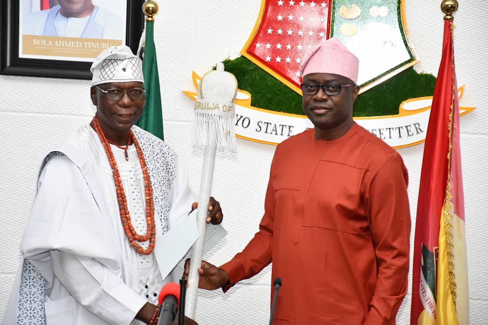 Oyo State Governor, Seyi Makinde (right); presenting Certificate and Staff of Office to New Eleruwa of Eruwa, Oba Samuel Adegbola, at the Executive Chamber, Governor’s Office Secretariat, Ibadan. PHOTO: Oyo Gov’s Media Unit