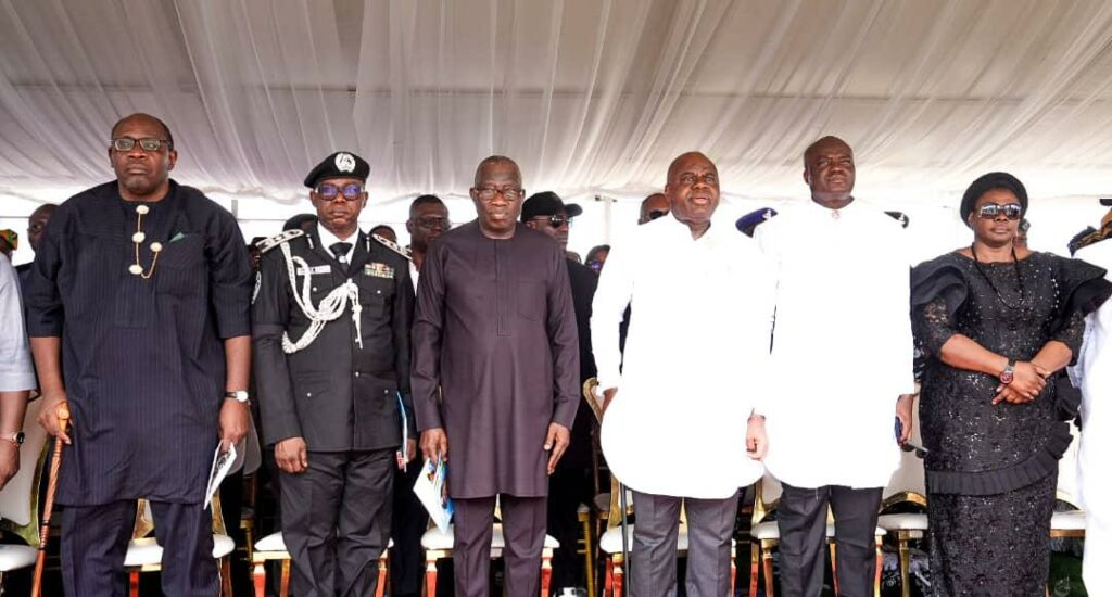 L-R: Senator representing Bayelsa West, Chief Seriake Dickson, Deputy Inspector General of Police (South-South), Basil Idegwu, former President Goodluck Jonathan, Bayelsa State Governor, Senator Douye Diri, Mr. Macwen Jitoboh, and widow of late Deputy Inspector General of Police, Moses Jitoboh, Barbara, during her husband’s funeral at Trofani community, Sagbama Local Government Area of Bayelsa State on Saturday.  Photo: Bayelsa State Government House