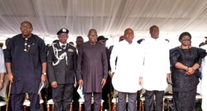 L-R: Senator representing Bayelsa West, Chief Seriake Dickson, Deputy Inspector General of Police (South-South), Basil Idegwu, former President Goodluck Jonathan, Bayelsa State Governor, Senator Douye Diri, Mr. Macwen Jitoboh, and widow of late Deputy Inspector General of Police, Moses Jitoboh, Barbara, during her husband’s funeral at Trofani community, Sagbama Local Government Area of Bayelsa State on Saturday.  Photo: Bayelsa State Government House