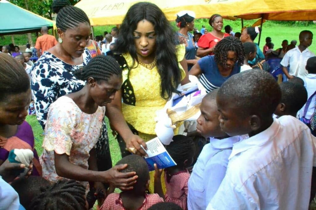 23,659 Cross River children get scholarships from Edu